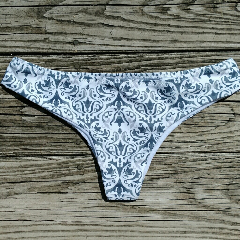 Cheeky bikini bottoms